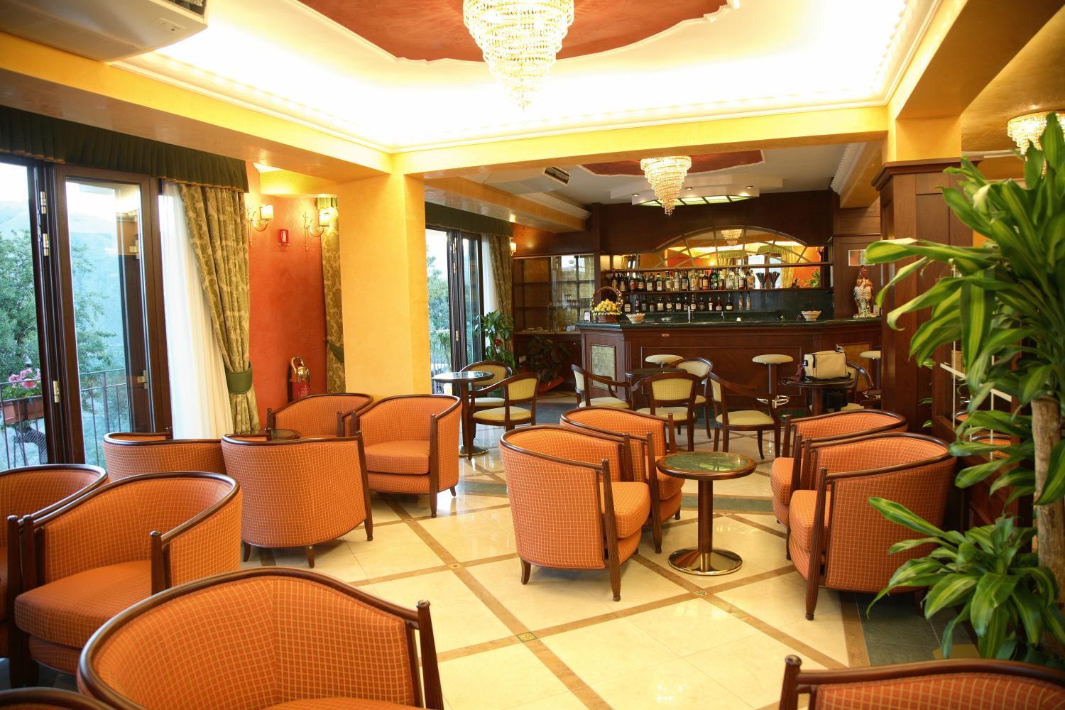 Agostiniana Hotel Santa Teresa Di Riva Dış mekan fotoğraf