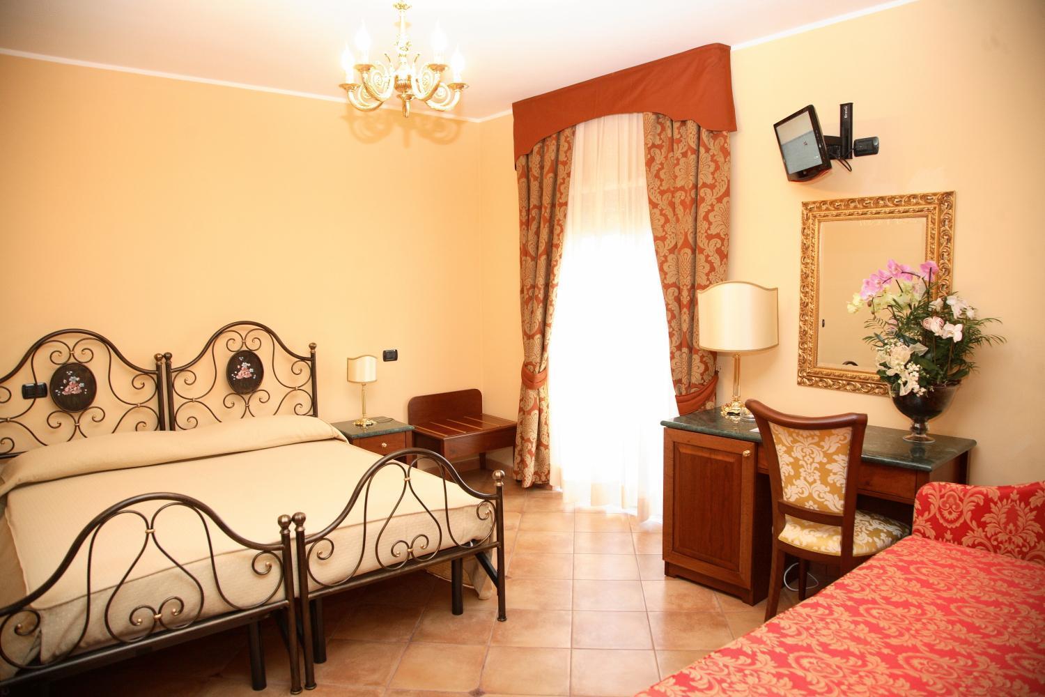 Agostiniana Hotel Santa Teresa Di Riva Dış mekan fotoğraf
